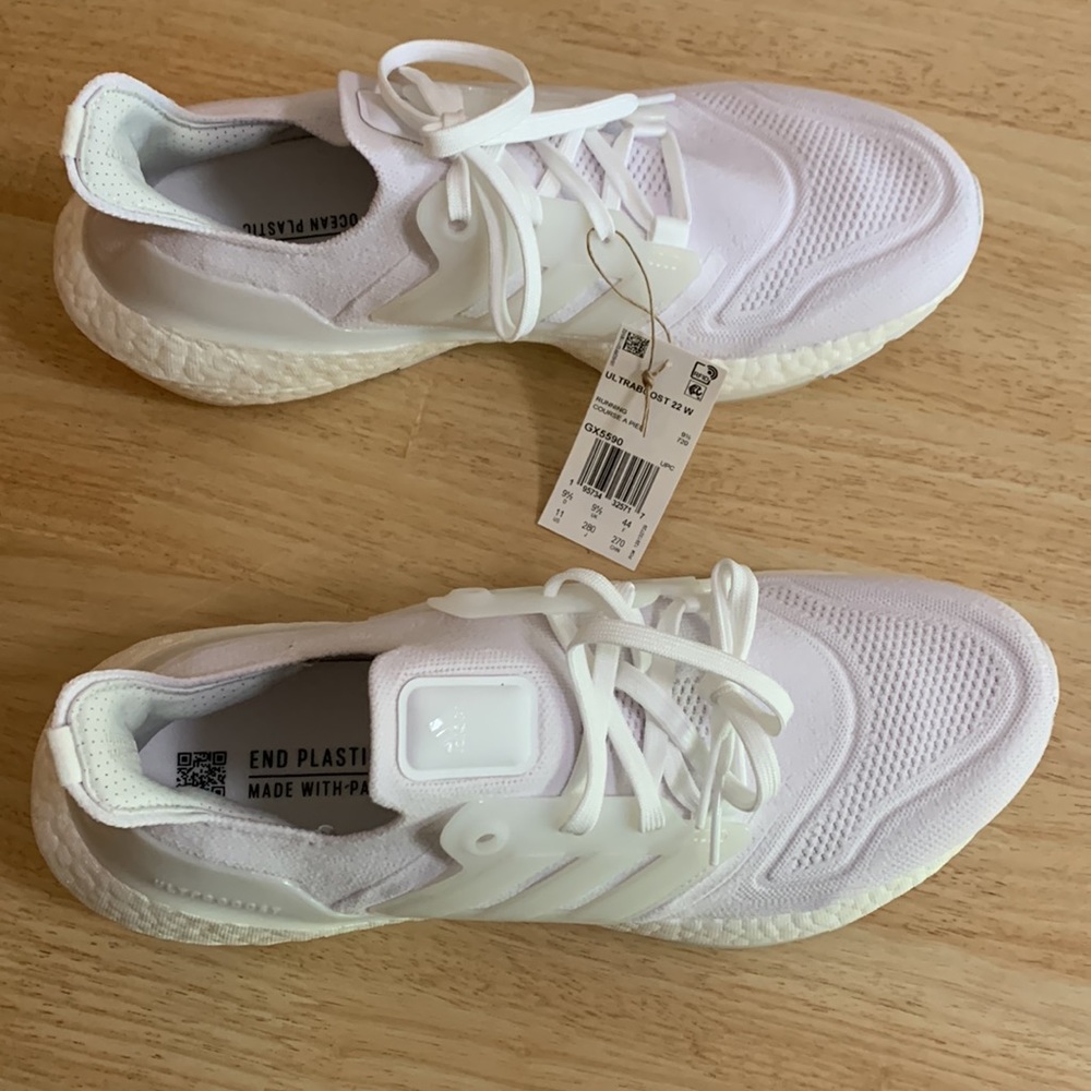 Adidas Ultraboost 22W size 11 White